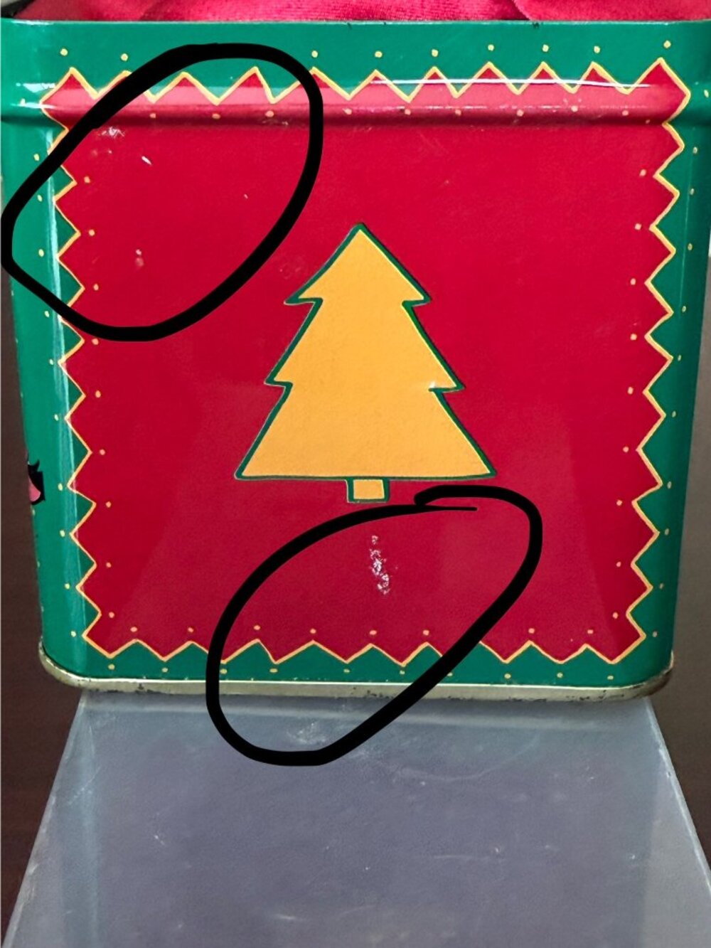1999 Disney Store Tigger "A Christmas to Remember" Tin Box Stocking Holder - Picture 8 of 12